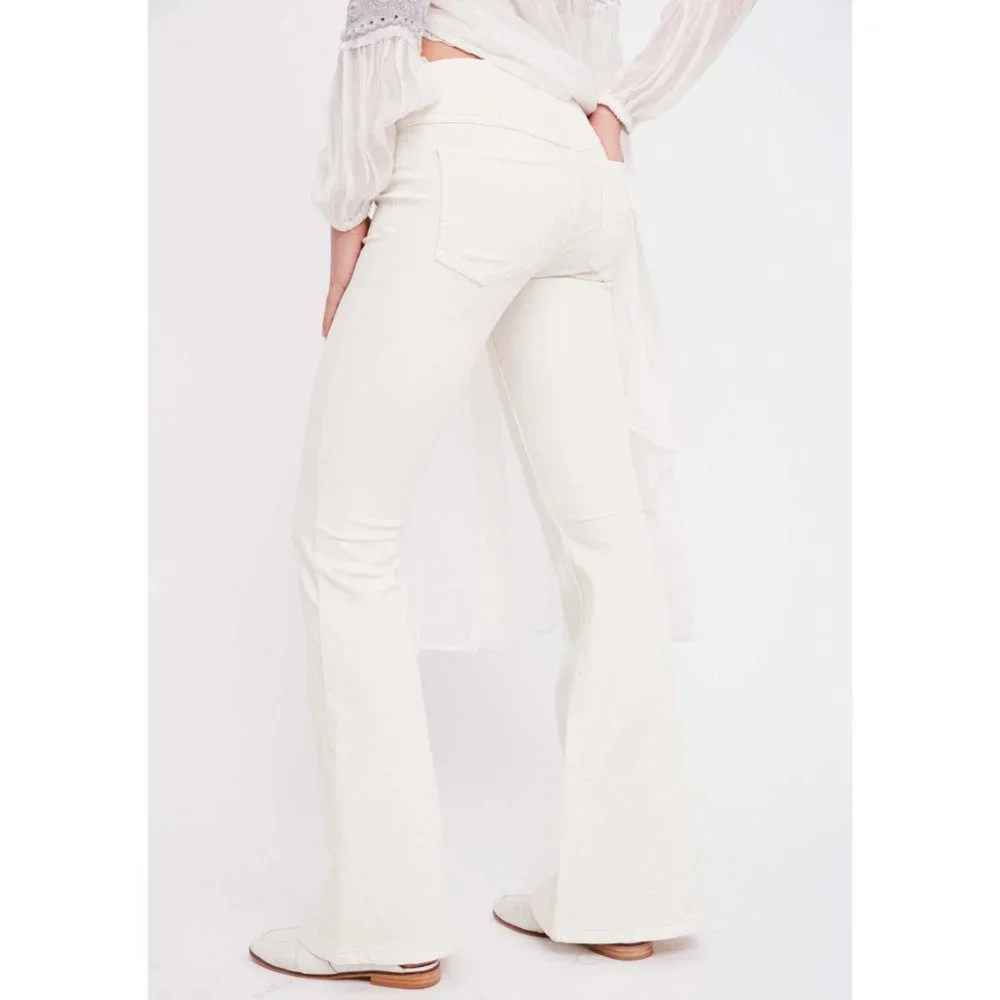 NWT Free People Penny Pull On Flare Jeans / Worn White - Picture 2 of 5